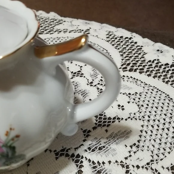 Vintage Tea pot. - Picture 7 of 9